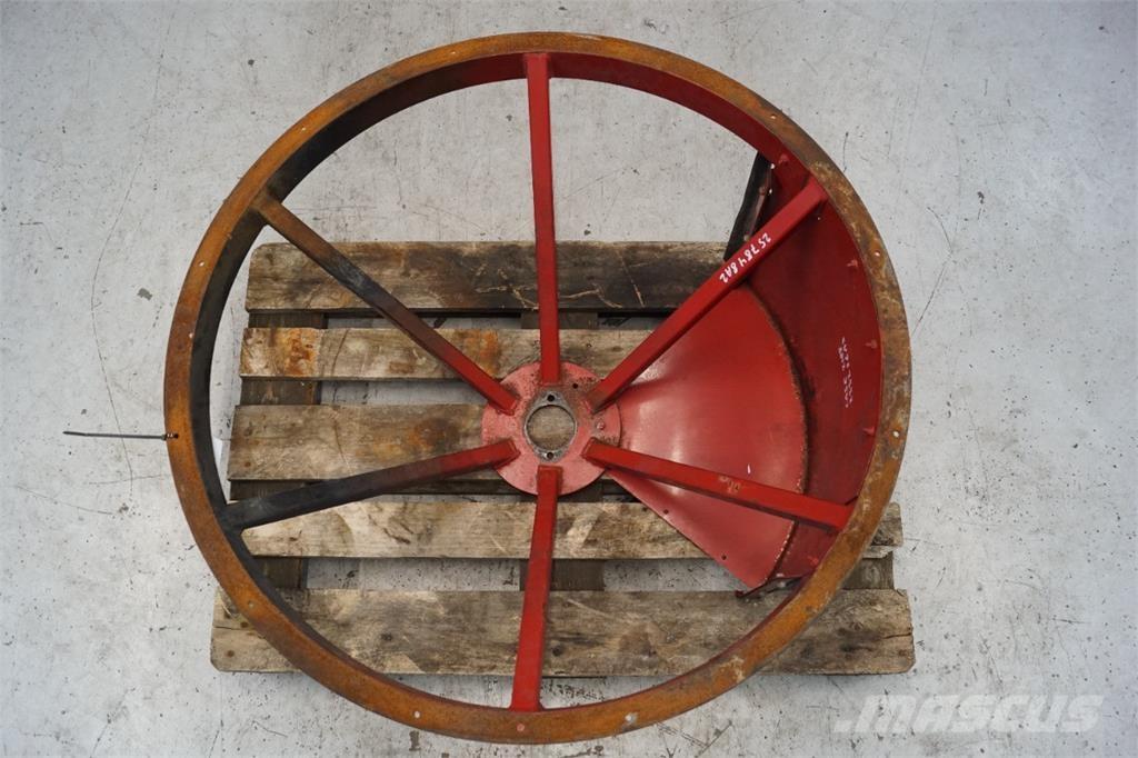 CASE 2388 Radiátory