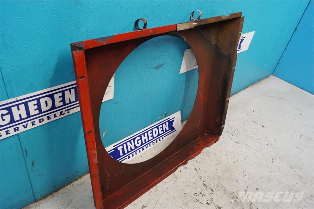 CASE 2388 Radiátory