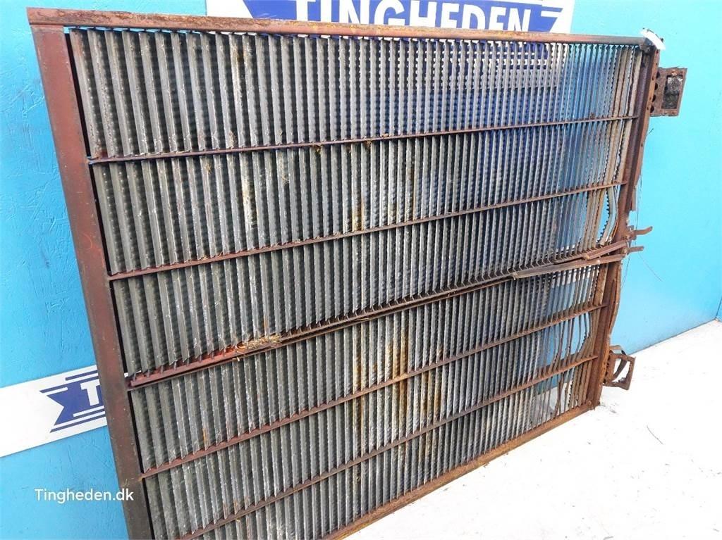 CASE 2388 Posýpače soli a piesku