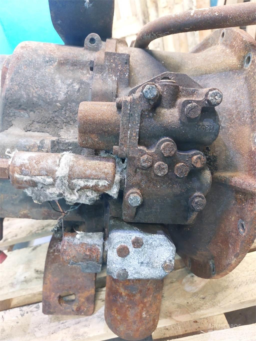 CASE 580 SLE Prevodovka