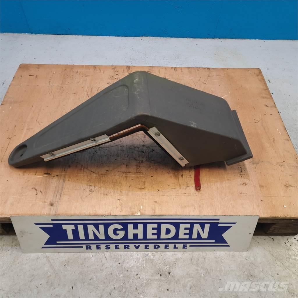 CASE 7010 Radiátory