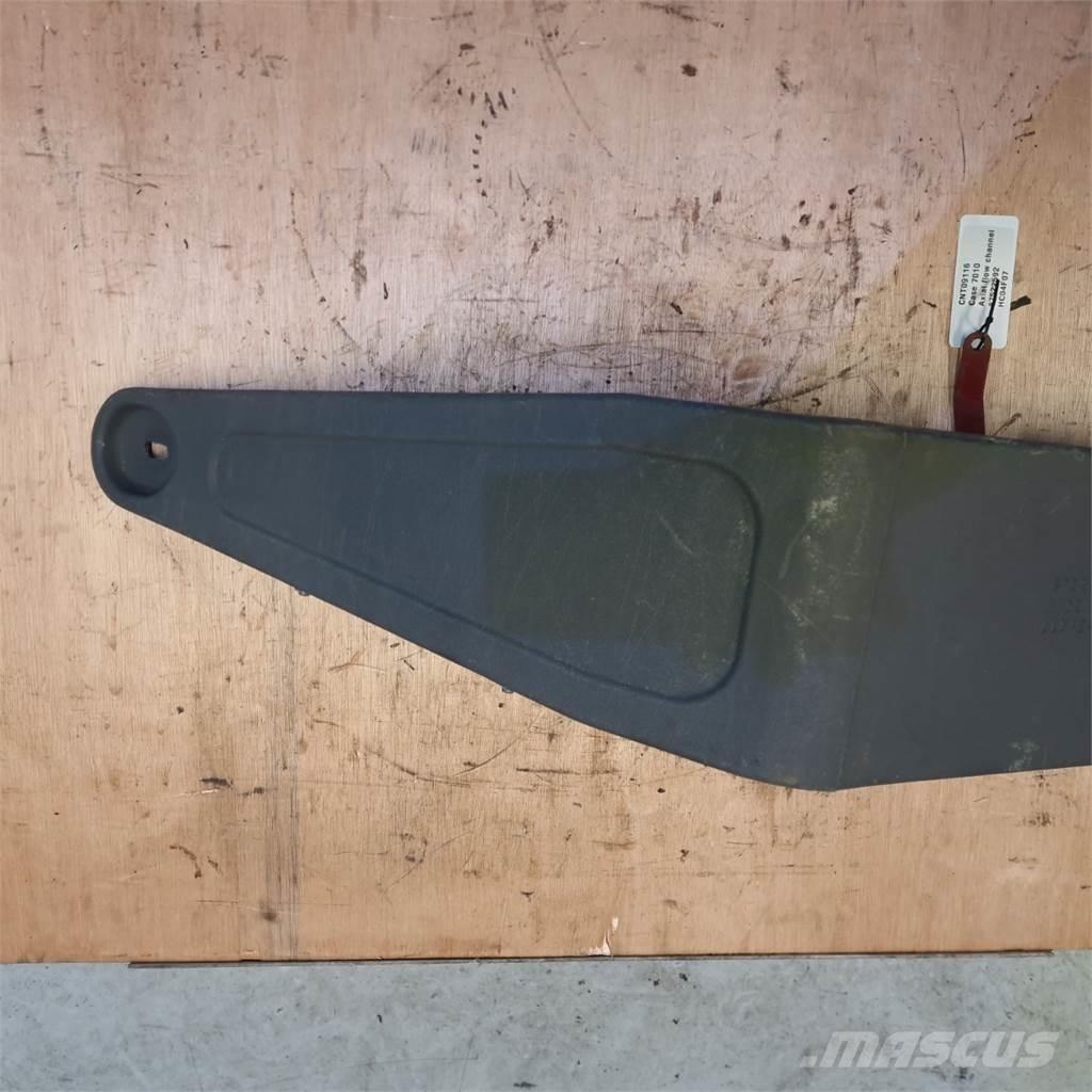 CASE 7010 Radiátory