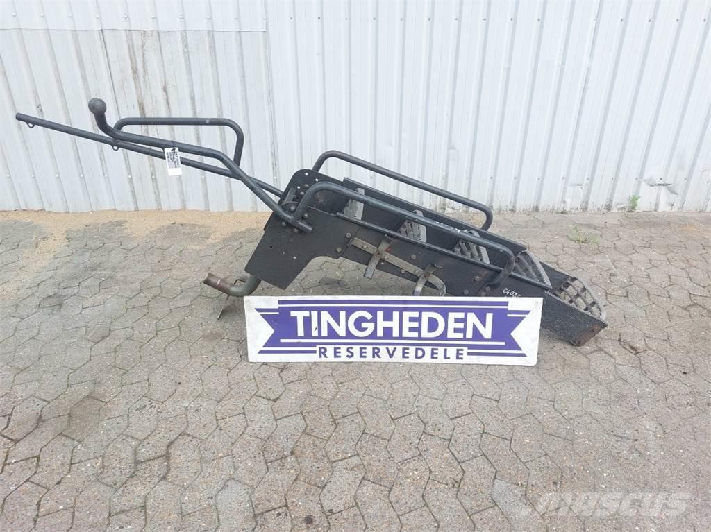 CASE 7010 Kabíny a interiér