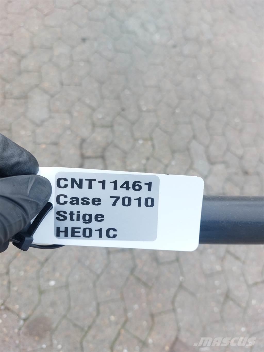 CASE 7010 Kabíny a interiér