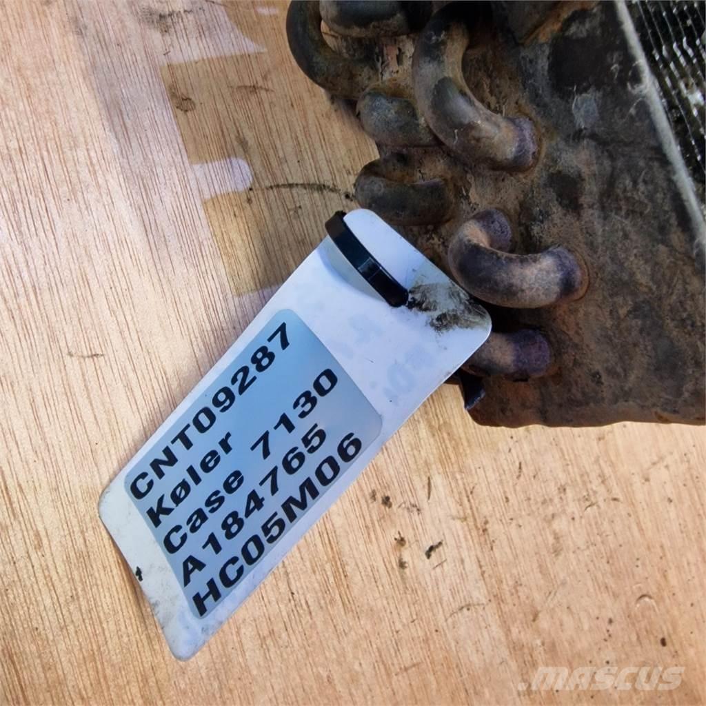 CASE 7130 Radiátory