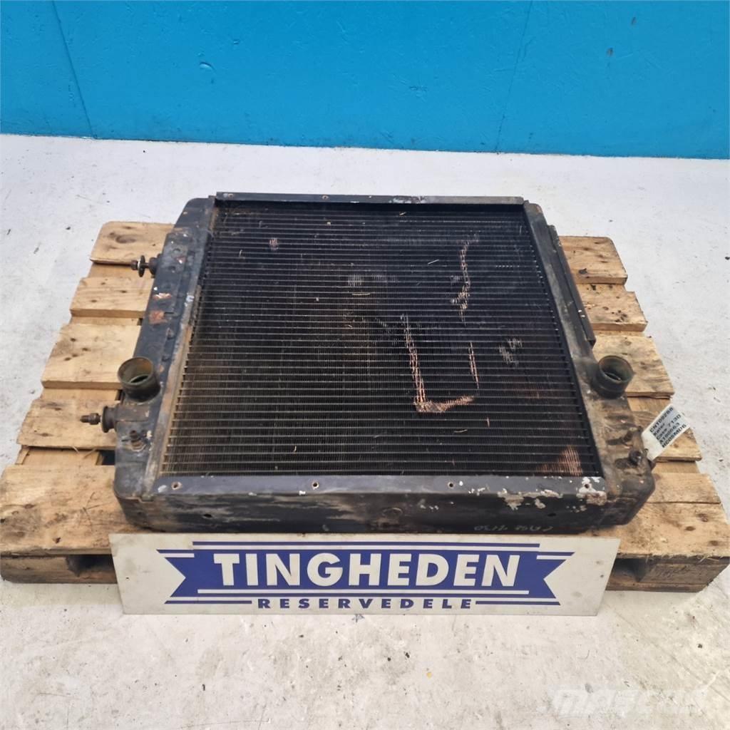 CASE 7130 Radiátory