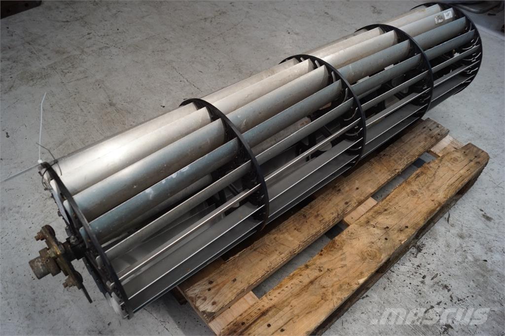 CASE 8010 Posýpače soli a piesku
