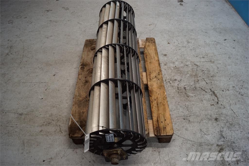 CASE 8010 Posýpače soli a piesku