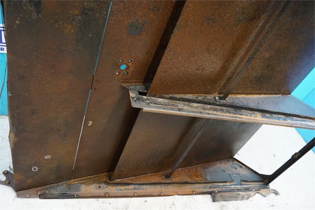 CASE 8010 Posýpače soli a piesku