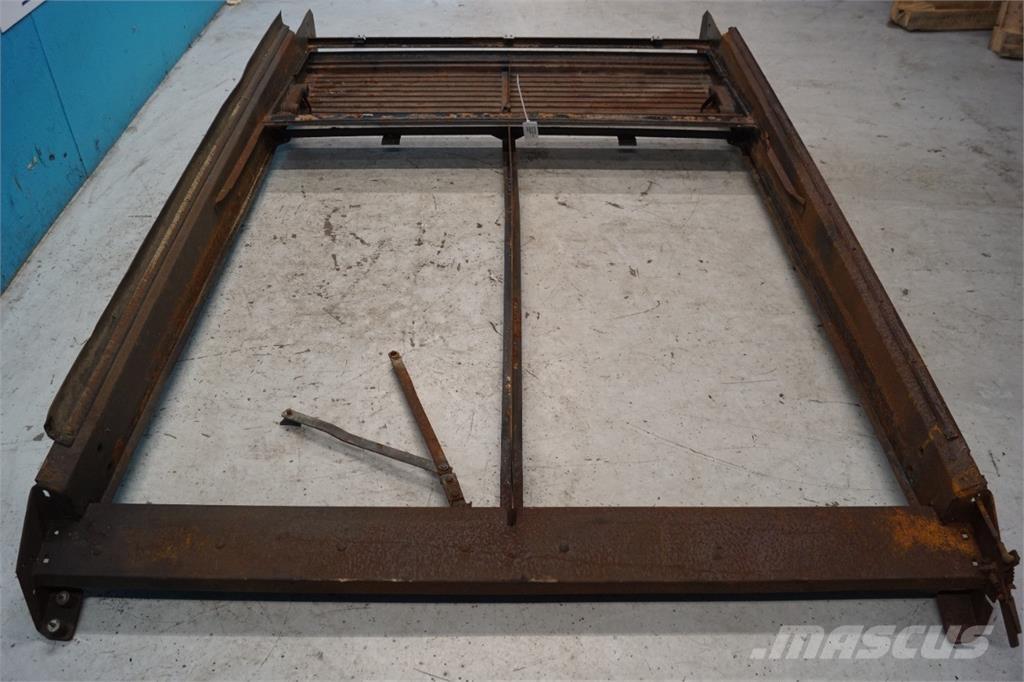 CASE 8010 Posýpače soli a piesku