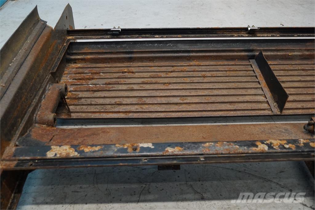 CASE 8010 Posýpače soli a piesku