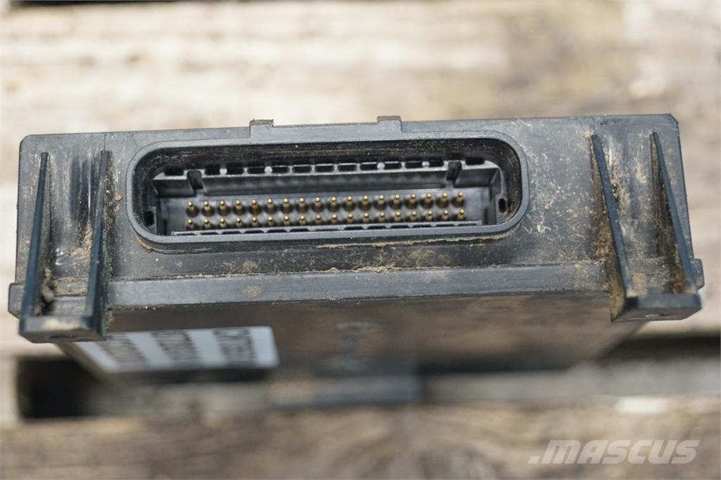 CASE 8010 Elektronika