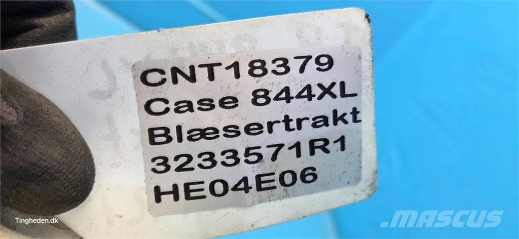 CASE 844XL Kabíny a interiér
