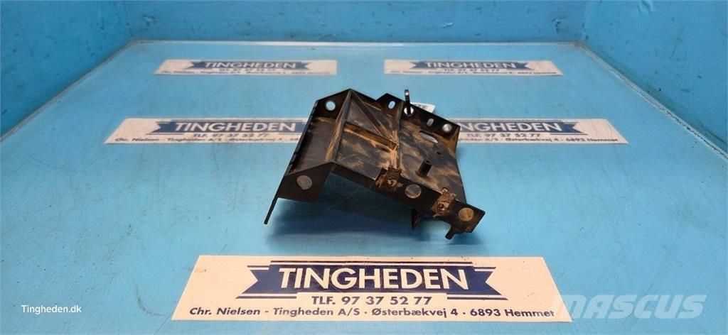 CASE 844XL Kabíny a interiér