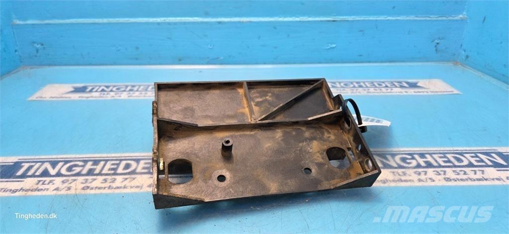 CASE 844XL Kabíny a interiér
