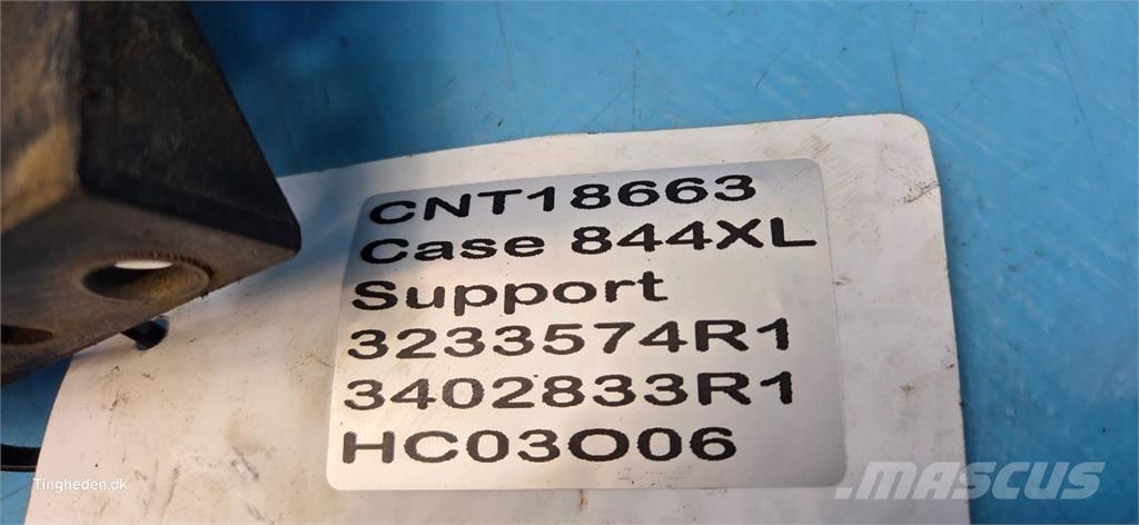 CASE 844XL Kabíny a interiér
