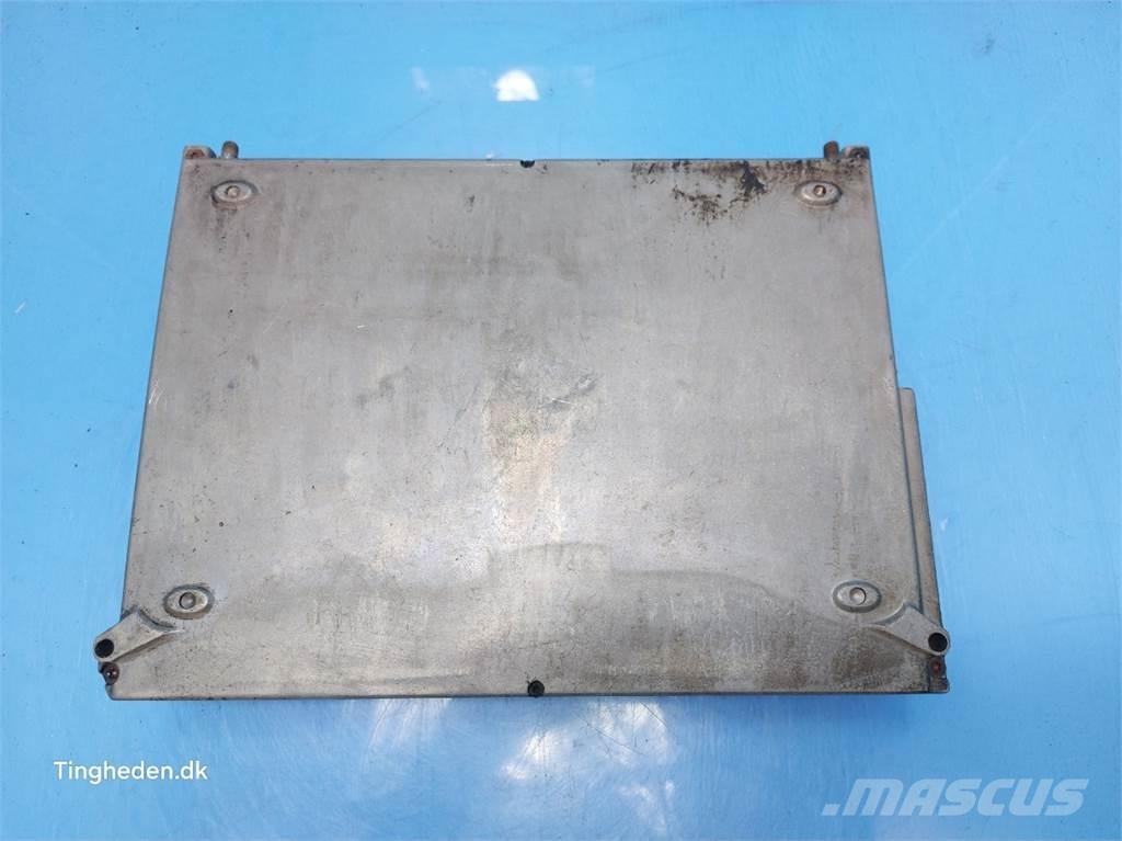 CASE 9120 Elektronika