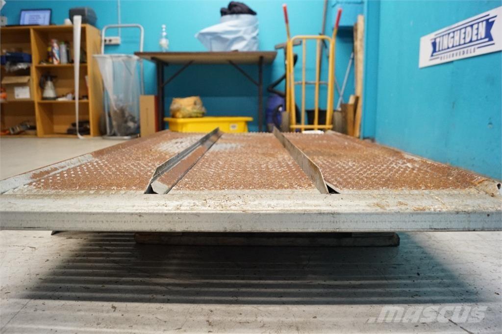CASE 9230 Posýpače soli a piesku