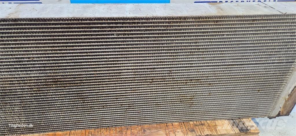 CASE 9240 Radiátory