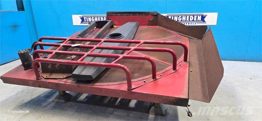 CASE 9240 Radiátory