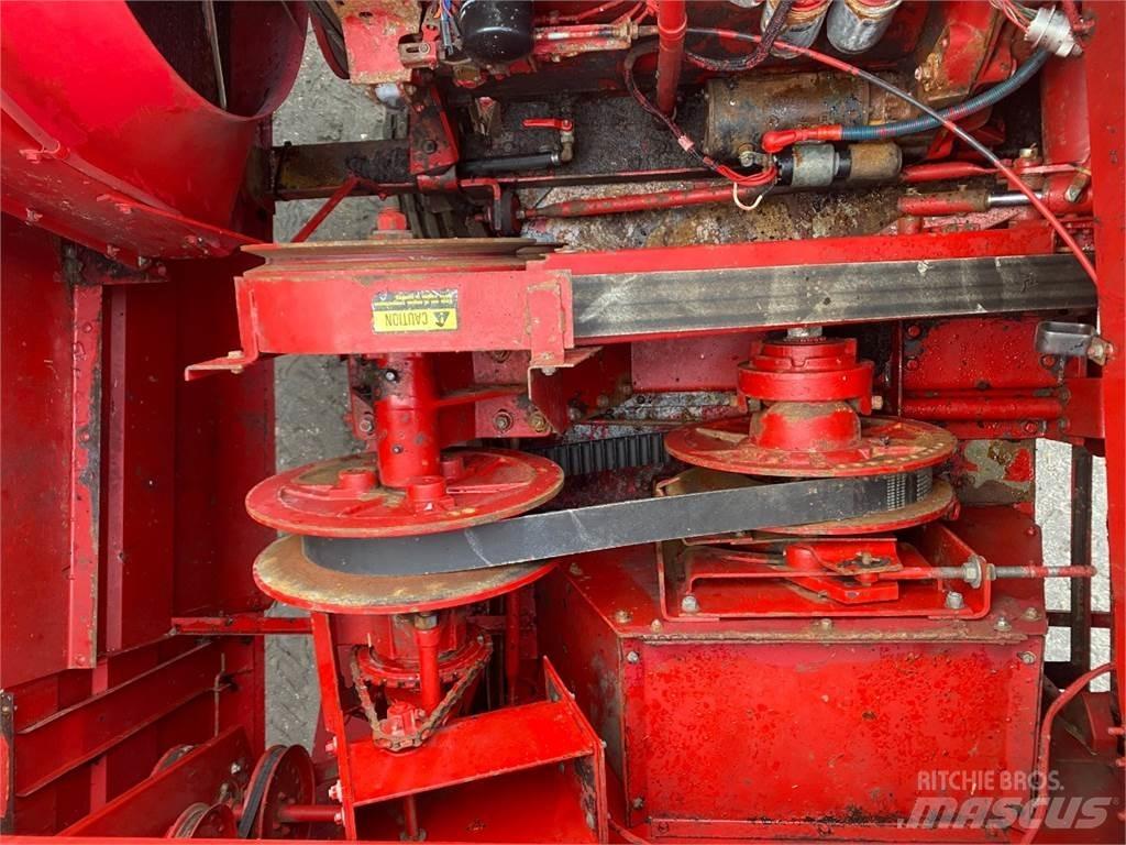 Case IH 1620 Kombinované zberacie stroje