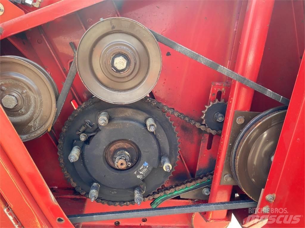 Case IH 1640 Príslušenstvo a náhradné diely ku kombajnom