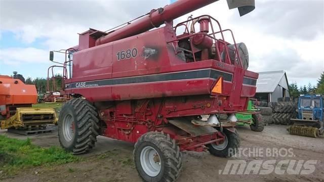 Case IH 1680 Kombinované zberacie stroje