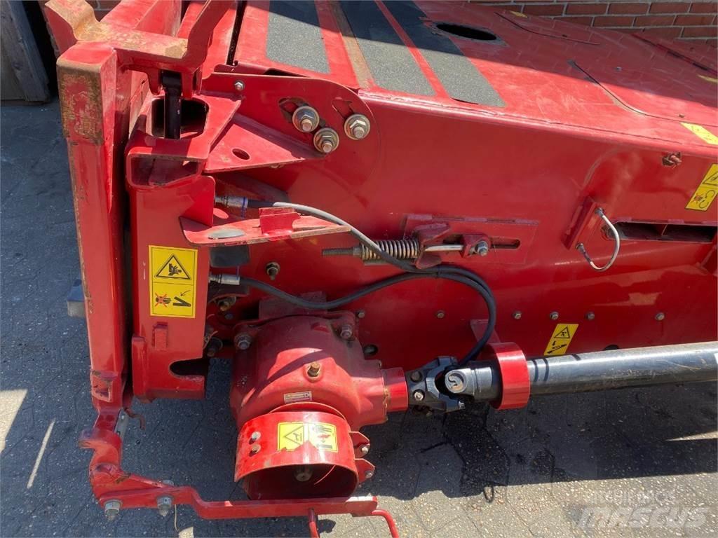 Case IH 8010 Príslušenstvo a náhradné diely ku kombajnom