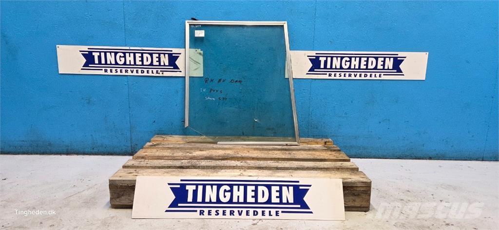 Case IH 844S Kabíny a interiér