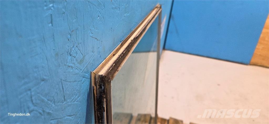 Case IH 844S Kabíny a interiér