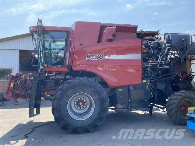 Case IH 9230 Kombinované zberacie stroje