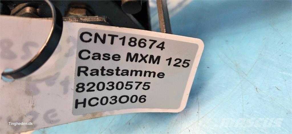CASE Maxxum 125 Kabíny a interiér