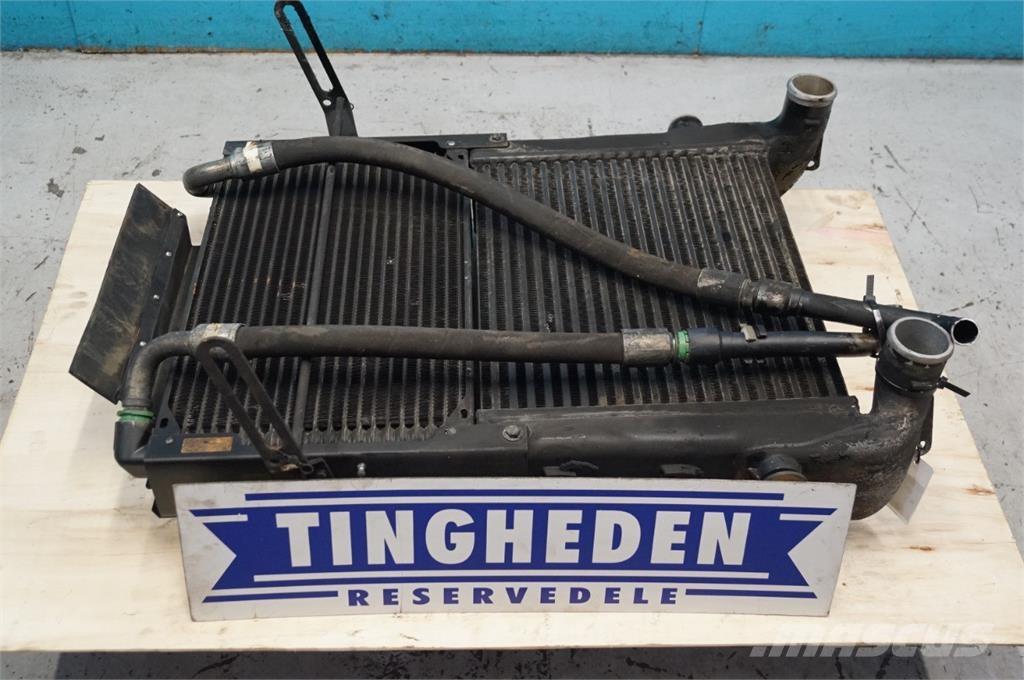 CASE Puma 200 Radiátory