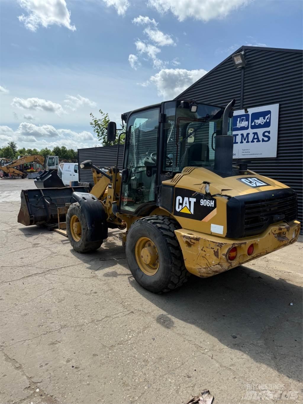 CAT 906H Kolesové nakladače