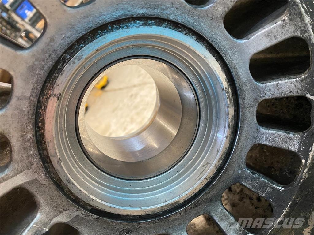 CLAAS Lexion 780 Príslušenstvo a náhradné diely ku kombajnom