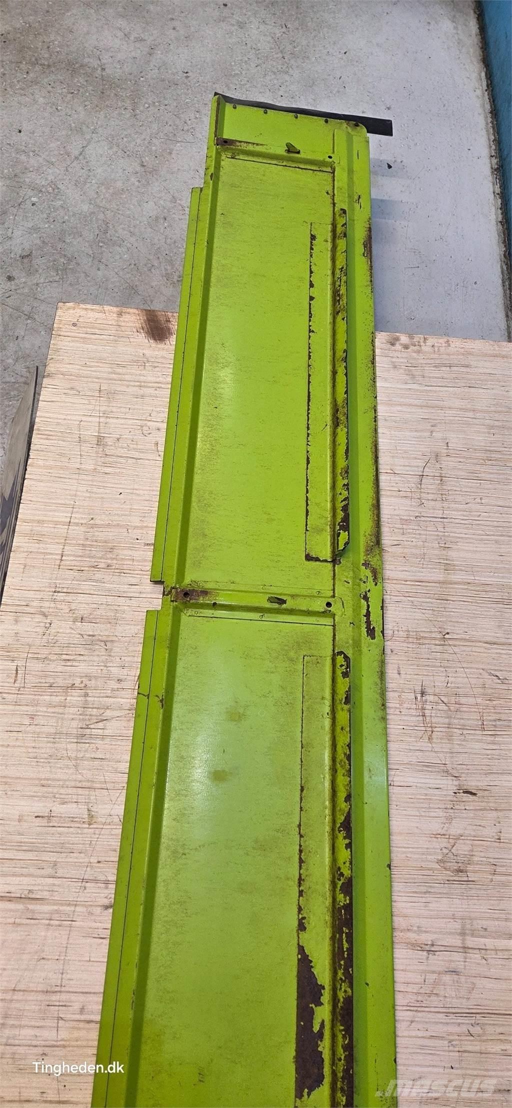 CLAAS V900 Príslušenstvo a náhradné diely ku kombajnom