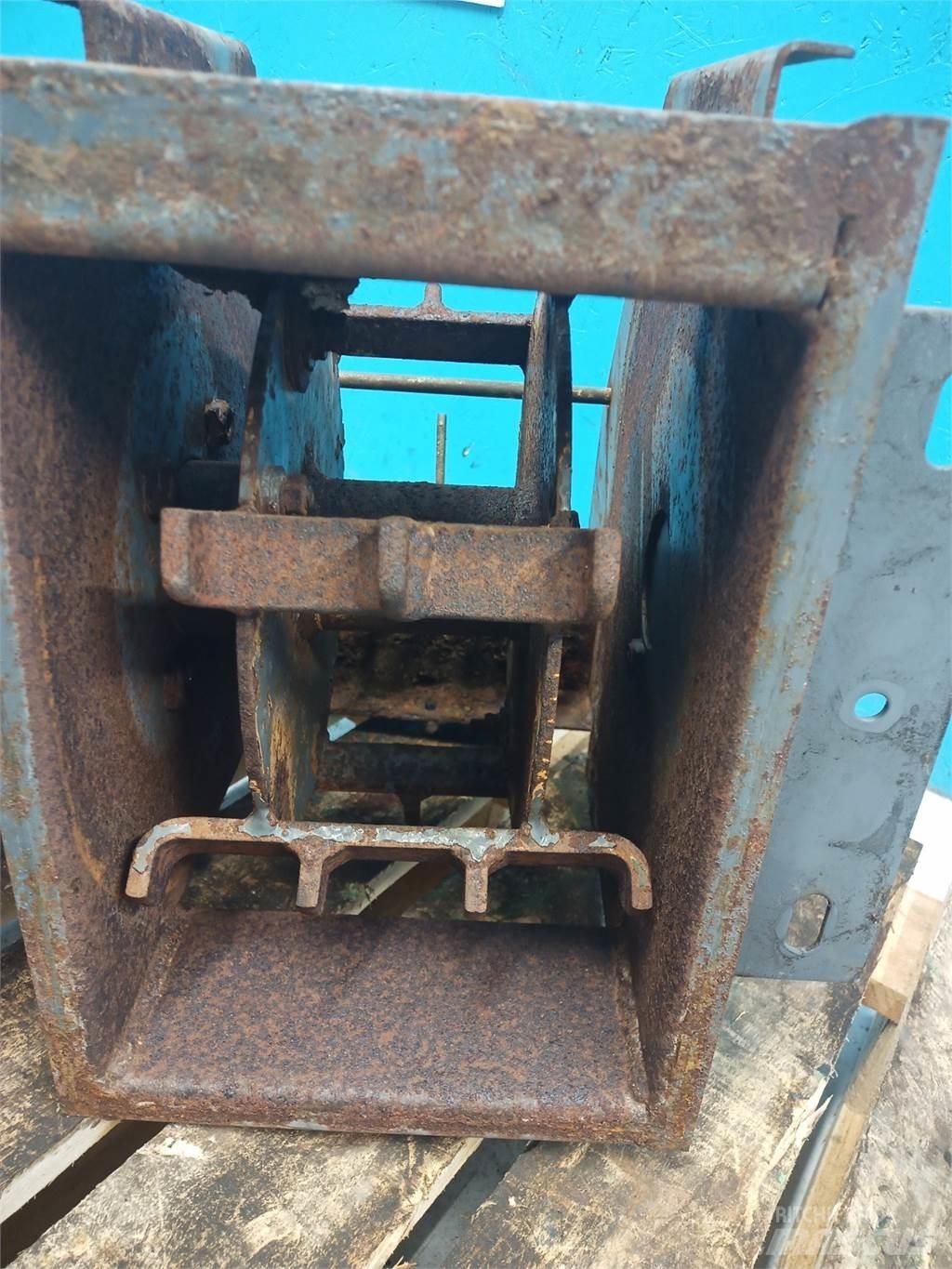 Fendt 6330 Príslušenstvo a náhradné diely ku kombajnom