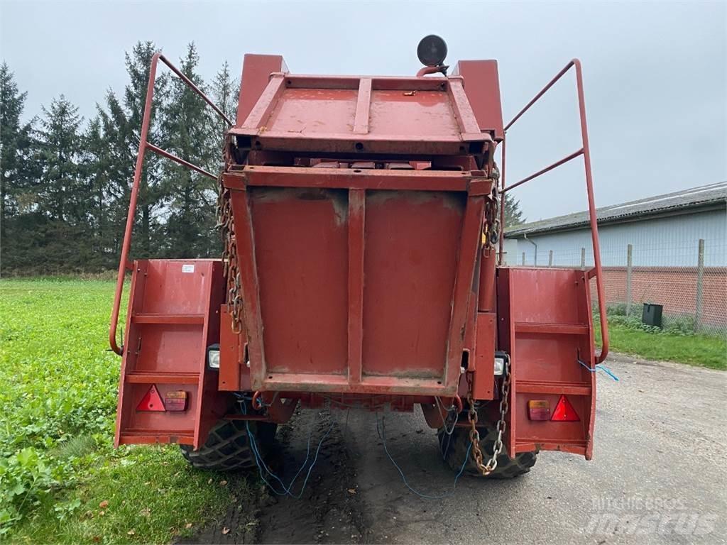 Hesston 4700 Lisy na hranaté balíky