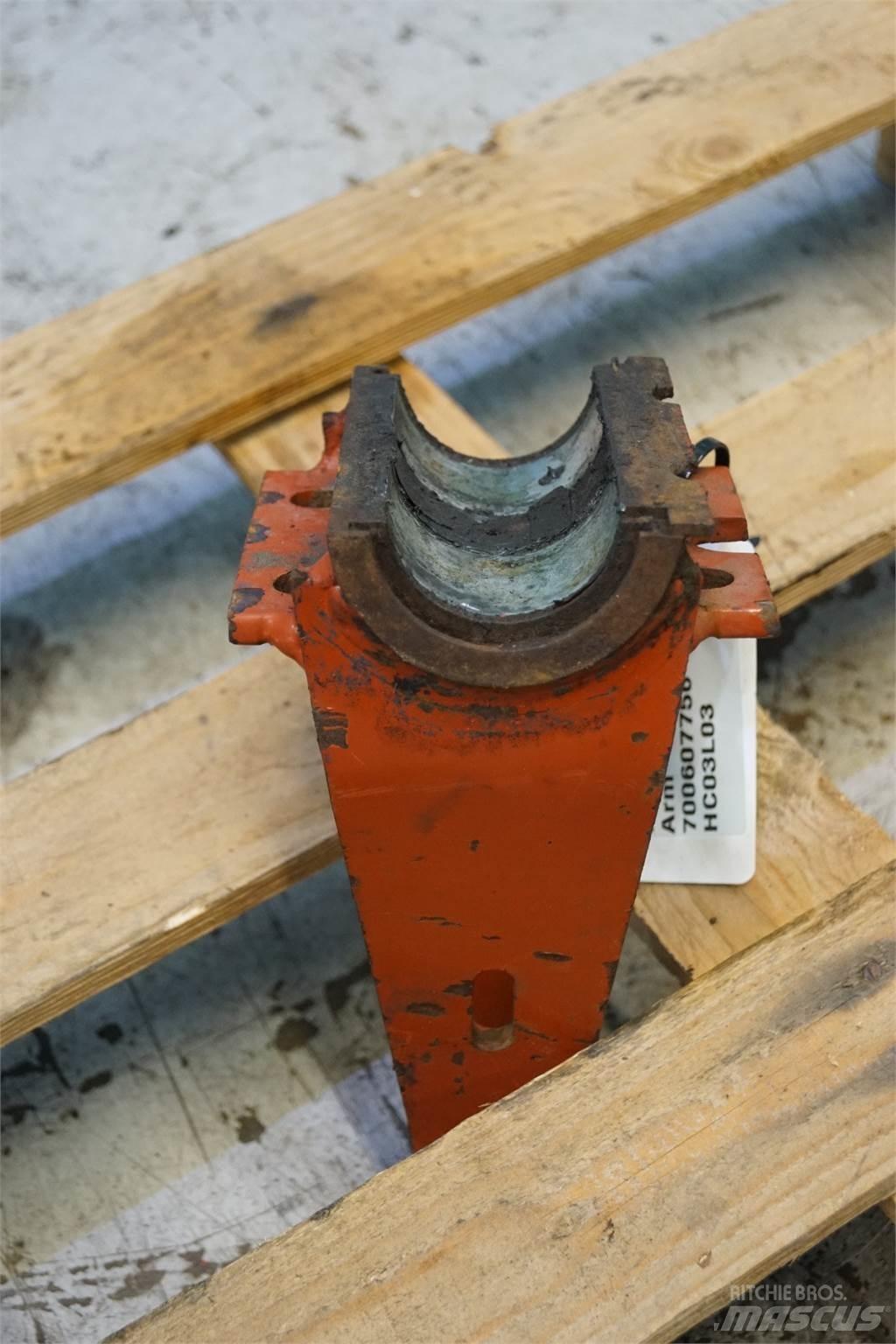 Hesston 4700 Ďalšie poľnohospodárske stroje