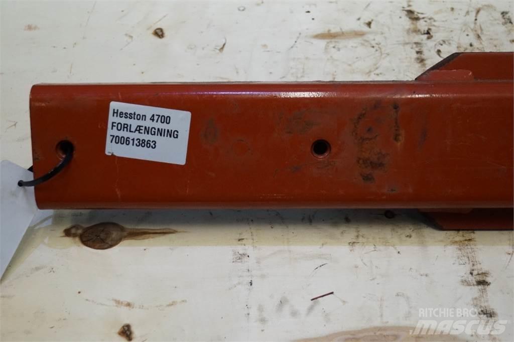 Hesston 4700 Čeľuste na balíky