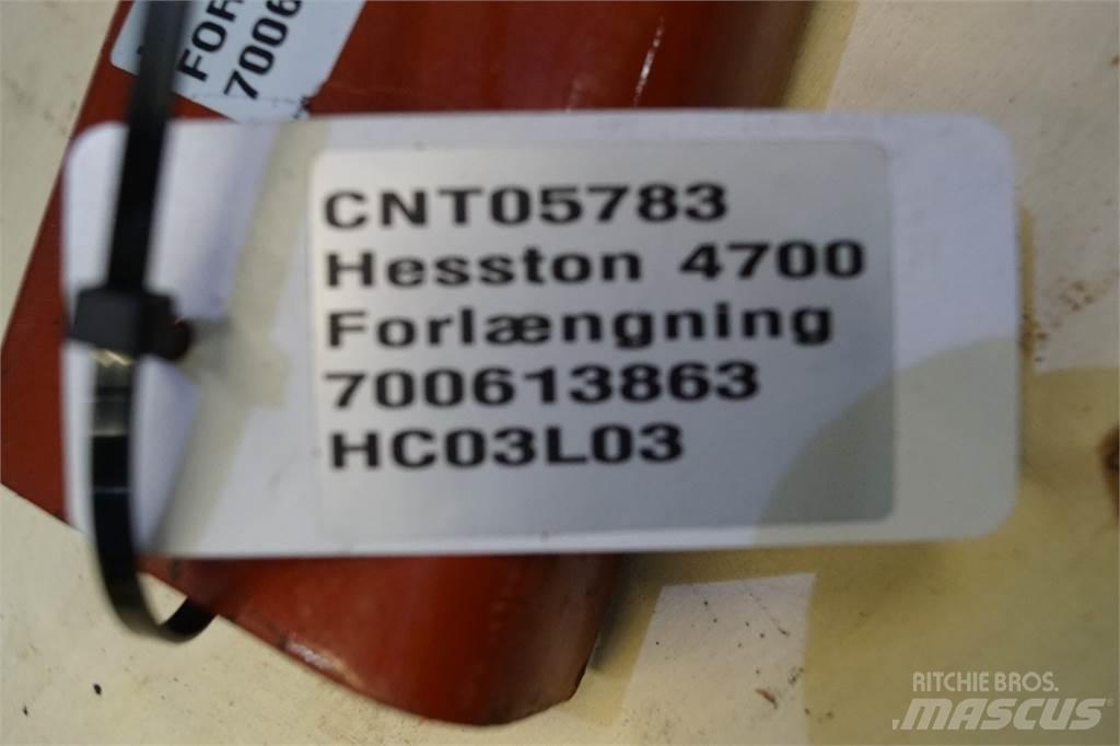 Hesston 4700 Čeľuste na balíky