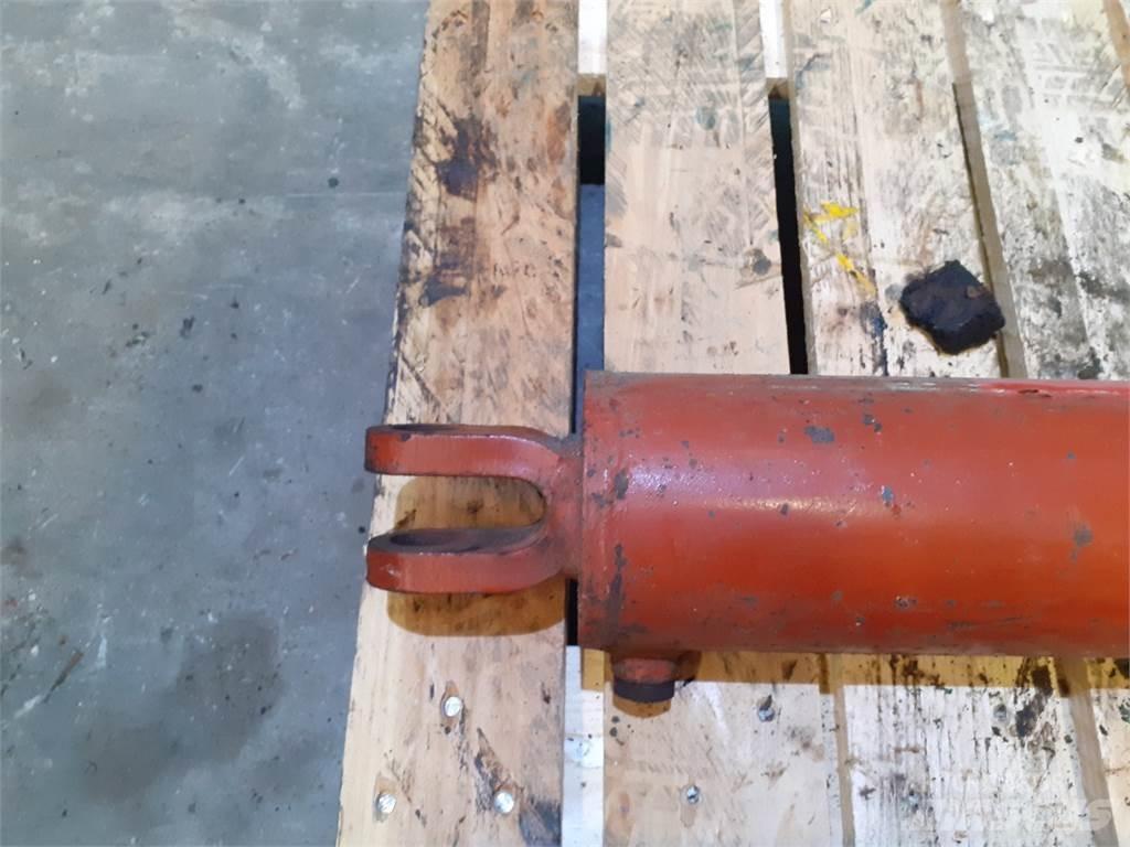 Hesston 4800 Čeľuste na balíky