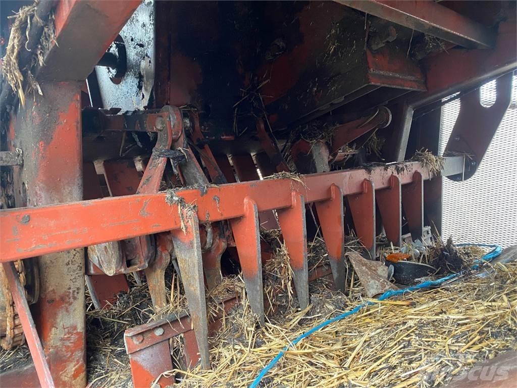 Hesston 4800 Lisy na hranaté balíky