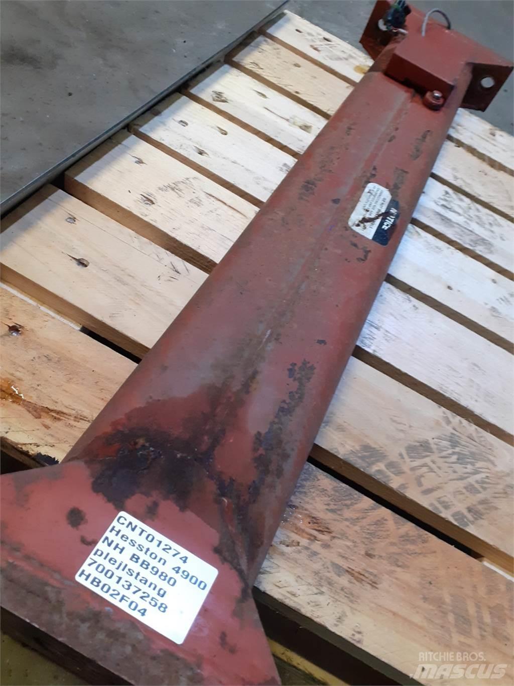 Hesston 4900 Stroje na zber krmovín-príslušenstvo