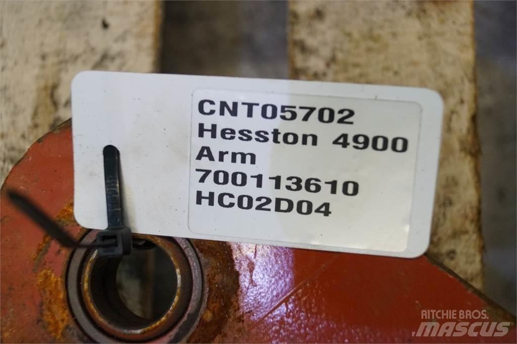 Hesston 4900 Čeľuste na balíky