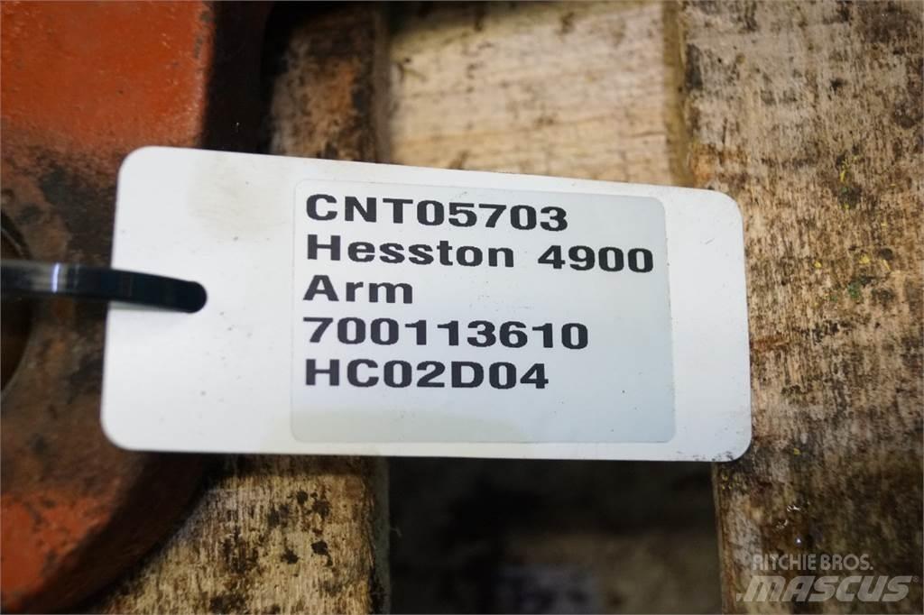 Hesston 4900 Čeľuste na balíky