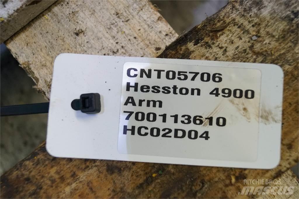 Hesston 4900 Čeľuste na balíky