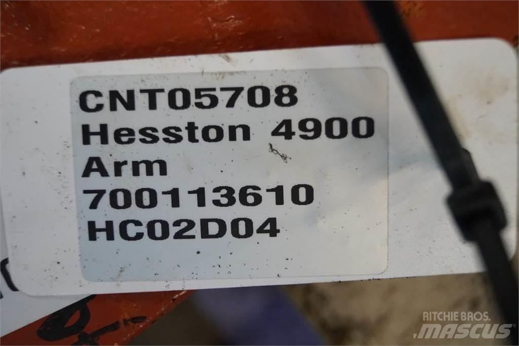 Hesston 4900 Čeľuste na balíky