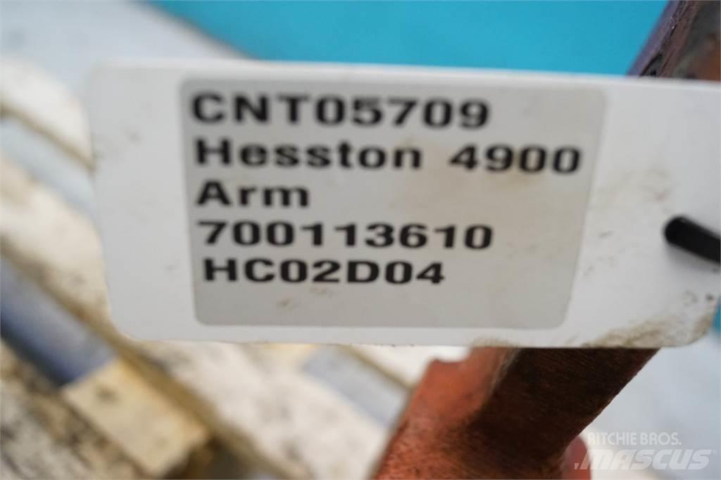 Hesston 4900 Čeľuste na balíky