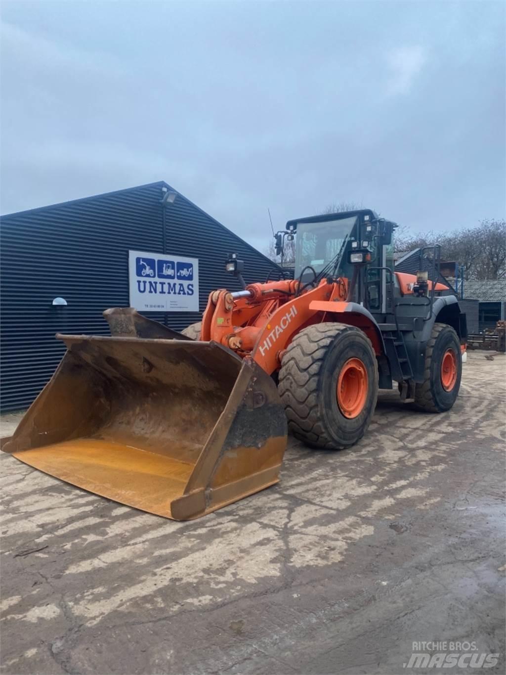 Hitachi ZW310 Kolesové nakladače